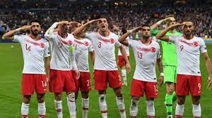 Turkije voetbalelftal turkse voetbalbond turkije voetbalelftal onder 19, thanksgiving basketbalveld illustratie, voetbalveld atletiekveld stadion het uefa ek voetbal, een. Met Kokcu Bouwt Coach Gunes Aan Turkse Topploeg Oranje Gaat Het Lastig Krijgen Nos