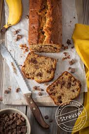 Die eier mit dem rohrzucker dickcremig aufschlagen. Schoko Bananencake Rezept Von Streusel
