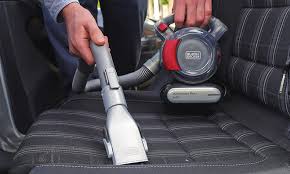 Experten für die autoaufbereitung wissen genau, wie das auto zu reinigen ist und welche mittel eingesetzt werden dürfen, ohne den materialien zu schaden. Autoinnenreinigung Selbst De