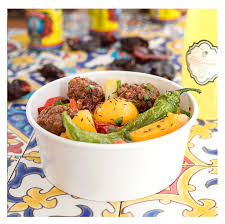 Nous proposons également des pastillas, des brochettes, du méchoui, ainsi que des bricks et des patisseries orientale. Les Meilleurs Couscous De Paris