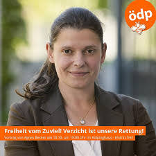 Agnes Becker's Instagram, Twitter & Facebook