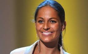 Denise Lopez är singel