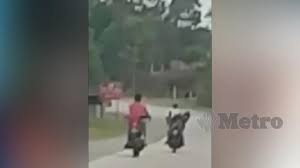 Nah khusus di kota bandung, cukup mudah kita mendengar panggilan wktu sholat yakni suara azan sebagai penanda telah masuk waktu shalat 5 Mat Rempit Ditahan