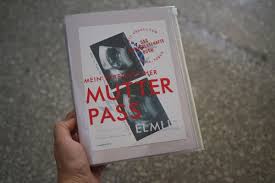 Der mutterpass enthält alle wichtigen daten und untersuchungen und ist dein treuer begleiter in der schwangerschaft. Interview Mit Malin In Einer Familie Sollten Alle Gleich Wichtig Sein Mutter Vater Und Kind Plus Gewinnt Mein Personlicher Mutterpass Stadt Land Mama