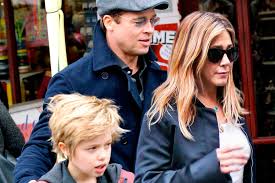 Luckily for brad pitt and jennifer aniston, they had their managers looking out for them. Brad Pitt S Parents Insisting He Remarries Jennifer Aniston The Truth Brad Pitt And Jennifer Brad Pitt Jennifer Aniston Brad Pitt