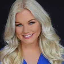 Melissa Oakes's Instagram, Twitter & Facebook