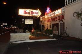 Encuentre comentarios y calificaciones reales de clientes o escriba su propia opinión. 3 Models Accuse Thee Dollhouse Strip Club Of Stealing Photos File Suit Saintpetersblog