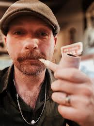 Evening all I'm new to the group I'm from the UK in Lincolnshire I'm a pipe  smoker but I've just got into cigars what is the best way to store cigars  I've