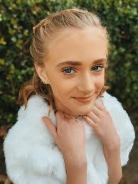 Grace Vavra's Instagram, Twitter & Facebook