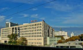 Take care of your banking business when, where and however you want. Die Moderne Bank Austria Leopoldstadt