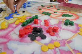 Juegos de accion para los aventureros de cocina para los gourmets de creacion para las mentes artisticas o los favoritos de las familias como el lanzaburbujas el bingo y el cuatro en raya. 11 Juegos De Mesa Que Todo Argentino Que Crecio En Los 90 Tuvo O Quiso Tener