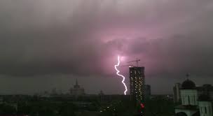Citeste acum toate articole despre furtuna bucuresti pe digi24.ro. Imagini De La Furtuna PuternicÄƒ De Luni Din BucureÈ™ti 12 Copaci Au Fost DoboraÈ›i 2 Oameni Au Fost RÄƒniÈ›i