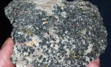 Batu granit adalah salah satu dari jenis batuan beku dalam (baca: Batuan Granit Pengertian Proses Dan Manfaatnya Ilmugeografi Com