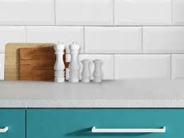 Casa 6 x 3 ceramic bullnose tile trim in white. Valencia Subway Bevelled Glossy White Ceramic Wall Tile 200 X 100mm