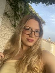 Olivia Barba's Instagram, Twitter & Facebook