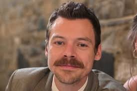 Branco Mello, dos Titãs, faz cirurgia para retirada de tumor na língua