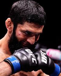 Robert Whittaker의 부러진 턱에 대한 Khamzat Chimaev의 반응: "누군가의 턱을 부러뜨리려던 건 아니었지만,  이건 내 작품이야. 누군가를 고통스럽게 해. ” 🥶