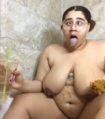 Ebony BBW eats her own shit - ThisVid.com