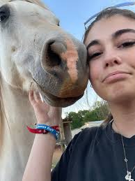 Christian teen from North Carolina introduces herself