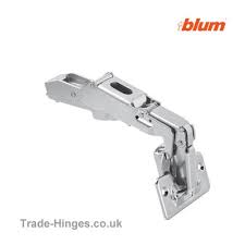 Choosing hinges for your kitchen cabinets seems like a simple task. 170 Hinge Framed Kitchens