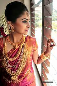Pin By Bakki V On Jewellery South Indian Wedding Saree Wedding Saree Collection South Indian Wedding Hairstyles