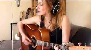 Dans le 2e paragraphe, ce n'est pas à décroiser la lune mais à décroisser la lune, il s'agit d'un jeu de mots sur décrocher la lune et croissant de lune, une invention de jacques brel, très poétique et. Dans Le Port D Amsterdam Jacques Brel Cover Youtube