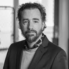 Robert Eland's Instagram, Twitter & Facebook