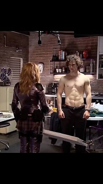 Kick-Ass 2 | Behind-The-Scenes , On 8 May 2012, it was reported that a  sequelto Kick-Ass (2010) would be distributed by Universal Pictures who  distributed the first film in the United Kingdom and some ...