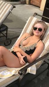 Emily Alyn Lind Sexy Tits and Ass Photo Collection - Fappenist