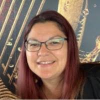 Mindy Knott's Instagram, Twitter & Facebook