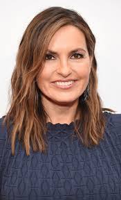 Mariska was in the car during the accident that killed mansfield. Mariska Hargitay Medium Wavy Cut Shoulder Length Hairstyles Lookbook Stylebistro