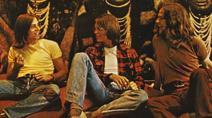 America - America vinyl review - Entertainment Focus