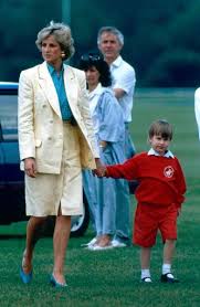 Princess diana's sapphire and diamond engagement ring has quite the backstory. Princess Diana S Engagement Ring Lovetoknow