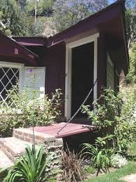Vintage 1955 Cottage In The Hollywood Hills Offbeat Home Life Hollywood Hills Cottage Unusual Homes