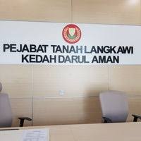 Misi merancang, mengurus dan memantau pentadbiran daerah bagi mencapai pembangunan yang holistik dan seimbang dari segi. Pejabat Tanah Daerah Langkawi Regierungsgebaude In Langkawi