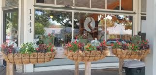 Visited late sunday morning, when its always packed, but the staff was. R Coffee House Home Facebook