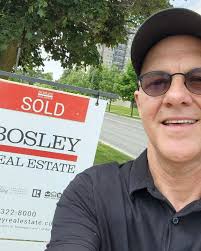 The sun is shining, trees are in full bloom, and “Open House” signs are  flipping to SOLD! 🏡 Our Bosley Real Estate REALTORS® are in their  communities daily, building relationships, negotiating deals,
