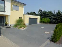 Pflastersteine sind ein langlebiger und naturverbundener belag für gartenwege, sitzplätze, den gartenpavillon und die terrasse. Gartenbau Landschaftsbau Leipzig Pflaster Max