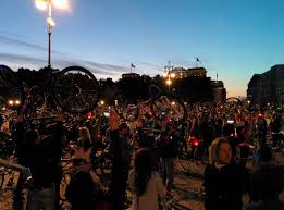 Bis zum späten abend ist mit kurzzeitigen sperrungen in der gesamten innenstadt zu rechnen. Critical Mass Berlin 5 2014 Sysadmin By Bike