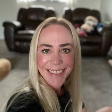 Amy Huffines's Instagram, Twitter & Facebook