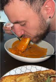 ‏קריס מלמדת טוקבוקי 🤗 #רויאנדקריס