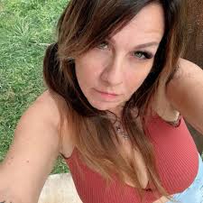 Hi, I wondered if anyone was able to help me, I have seen all the Wonderful  things people Have been able to do, I actually sent this off to somebody  and paid