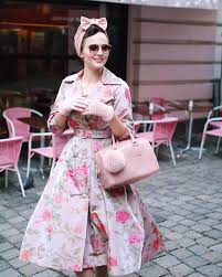 Maybe you would like to learn more about one of these? 1001 Idees Pour Realiser Une Coiffure Pin Up Chic Et Feminine