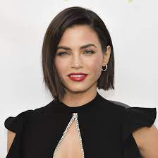 Was ist wichtig bei diesem haarschnitt? Die 6 Besten Frisuren Fur Runde Gesichter Cosmopolitan