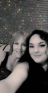 Amy Haswell's Instagram, Twitter & Facebook