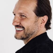 Rena Briggs's Instagram, Twitter & Facebook