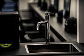 Arredamento per parrucchieri firmato welonda. News Per Parrucchieri Apre A Bari Il Primo Salone Art And Science By Toni Pellegrino Firmato Gmc Welonda Globelife Gossip