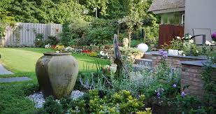 Hier erfahren sie alles zu material wie terracotta, steinguss, gusseisen & co. Garten Amphore Garten Und Landschaftsbau Garten Grandiflora