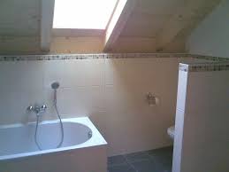 Badezimmer halbhoch gefliest mit bordüre : Badezimmer Halbhoch Gefliest Mit Bordure Wandgestaltung Borduren Und Borten Als Wandschmuck Fliesen Im Bad Sind Naturlich Ein Klassiker Und Jene Sind In Vielen Nassraumen Bereits Vorhanden Natalia Porpasarelrato