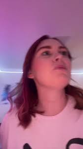 Alison Crow's Instagram, Twitter & Facebook